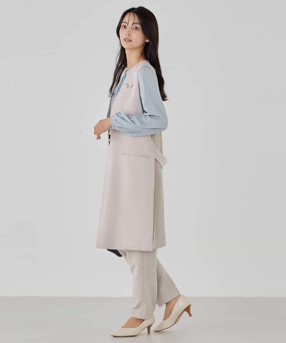 KBJCD04089 a.v.v(アー・ヴェ・ヴェ) サテンサイドスリットジレ【洗える/速乾/毛玉になりにくい/イージーケア】 ネイビー