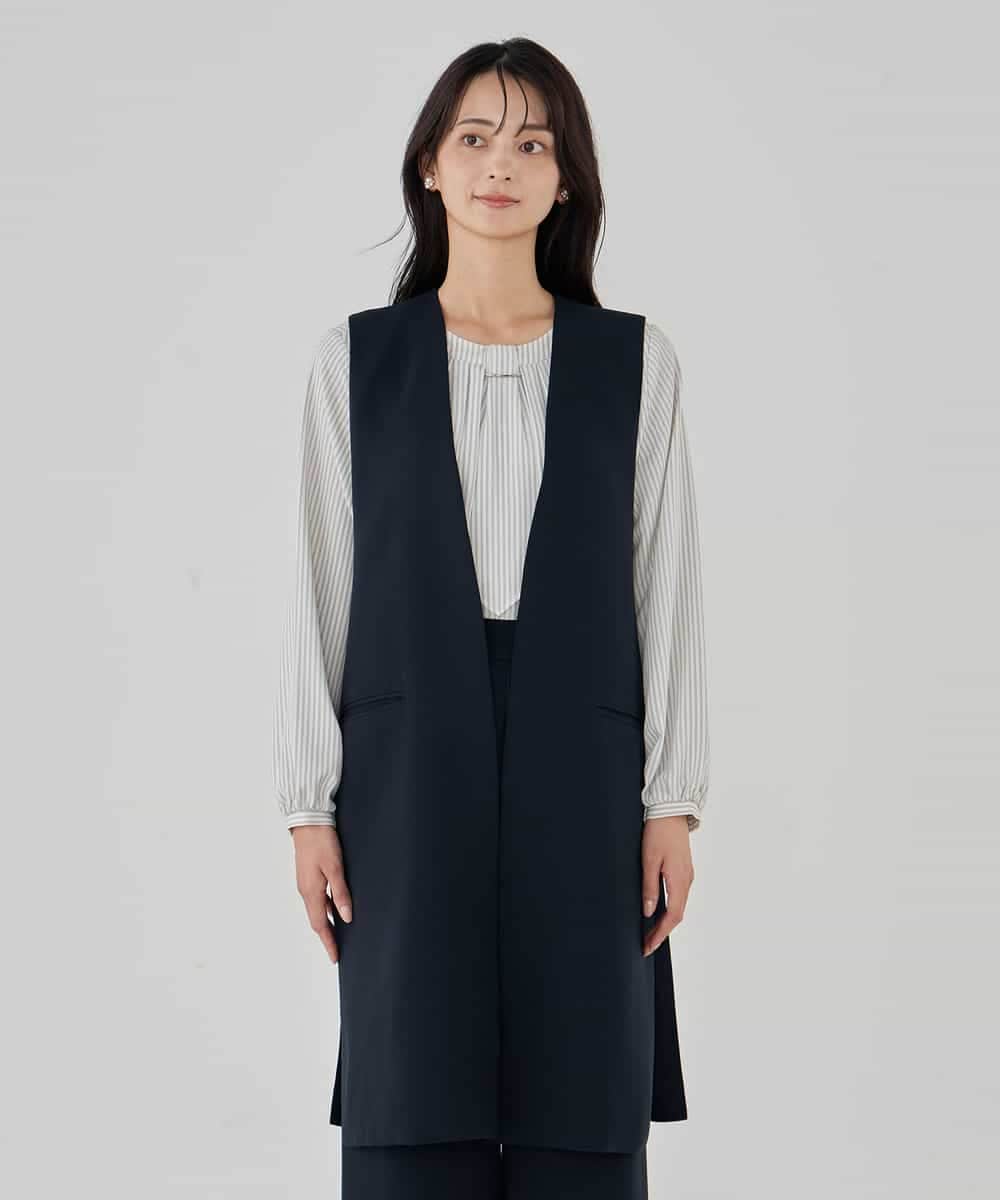 KBJCD04089 a.v.v(アー・ヴェ・ヴェ) サテンサイドスリットジレ【洗える/速乾/毛玉になりにくい/イージーケア】 ネイビー