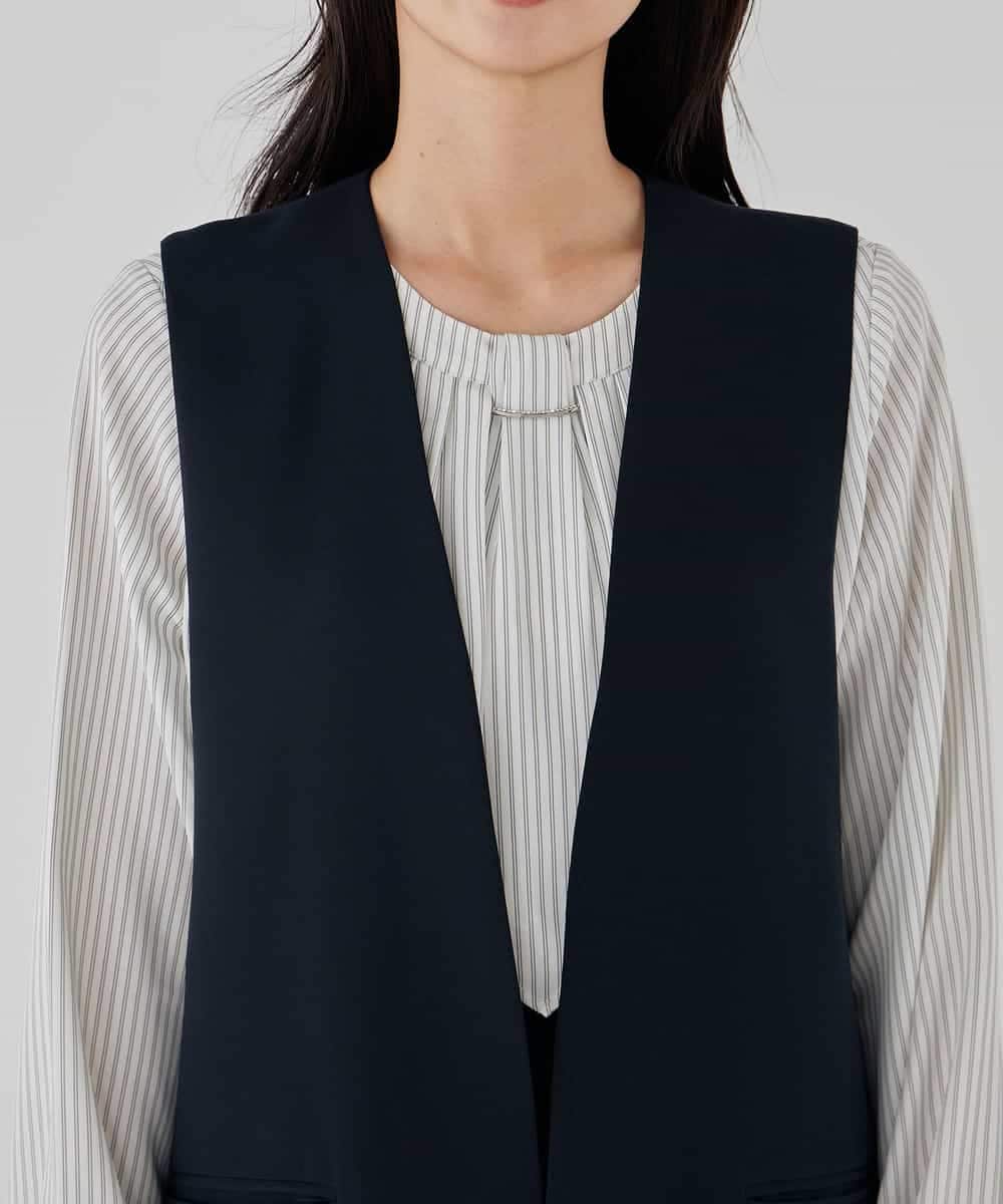 KBJCD04089 a.v.v(アー・ヴェ・ヴェ) サテンサイドスリットジレ【洗える/速乾/毛玉になりにくい/イージーケア】 ネイビー