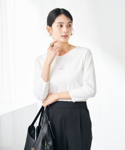a.v.v(アー・ヴェ・ヴェ) VネックスムースTシャツ ホワイト/白 34