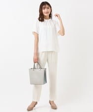 KBKHT17054 a.v.v(アー・ヴェ・ヴェ) タックネックドットプリントブラウス ホワイト