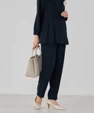 KBLCD04069 a.v.v(アー・ヴェ・ヴェ) サテンテーパードパンツ【洗える/速乾/毛玉になりにくい/イージーケア】 ネイビー