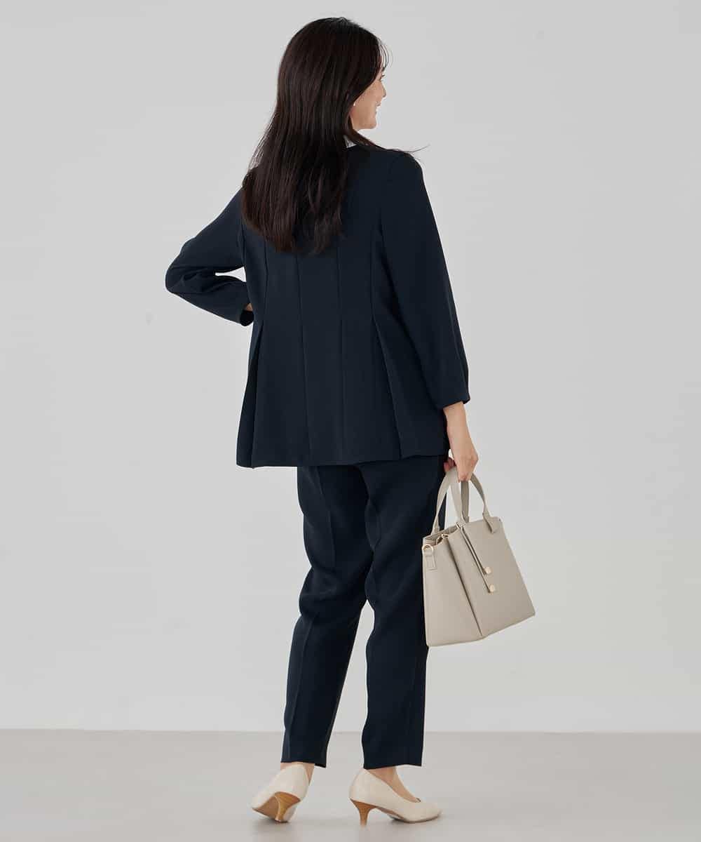 KBLCD04069 a.v.v(アー・ヴェ・ヴェ) サテンテーパードパンツ【洗える/速乾/毛玉になりにくい/イージーケア】 ネイビー