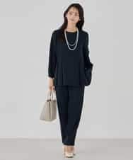 KBLCD04069 a.v.v(アー・ヴェ・ヴェ) サテンテーパードパンツ【洗える/速乾/毛玉になりにくい/イージーケア】 ネイビー