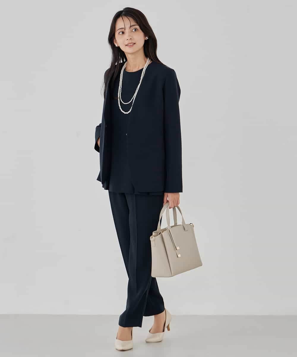 KBLCD04069 a.v.v(アー・ヴェ・ヴェ) サテンテーパードパンツ【洗える/速乾/毛玉になりにくい/イージーケア】 ネイビー