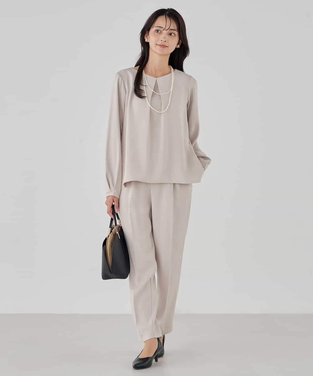 KBLCD04069 a.v.v(アー・ヴェ・ヴェ) サテンテーパードパンツ【洗える/速乾/毛玉になりにくい/イージーケア】 ネイビー