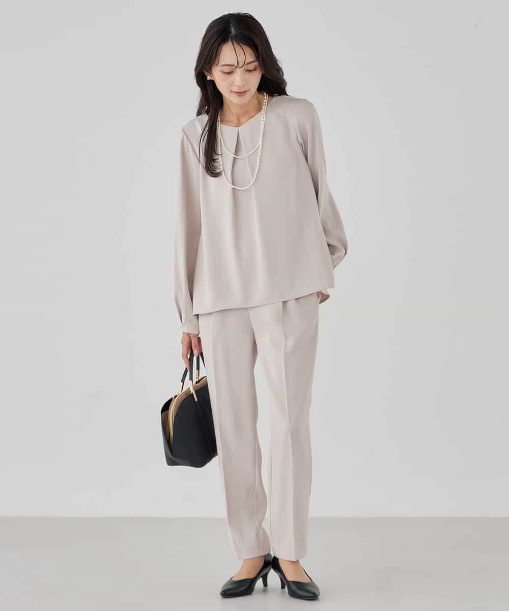 KBLCD04069 a.v.v(アー・ヴェ・ヴェ) サテンテーパードパンツ【洗える/速乾/毛玉になりにくい/イージーケア】 ネイビー