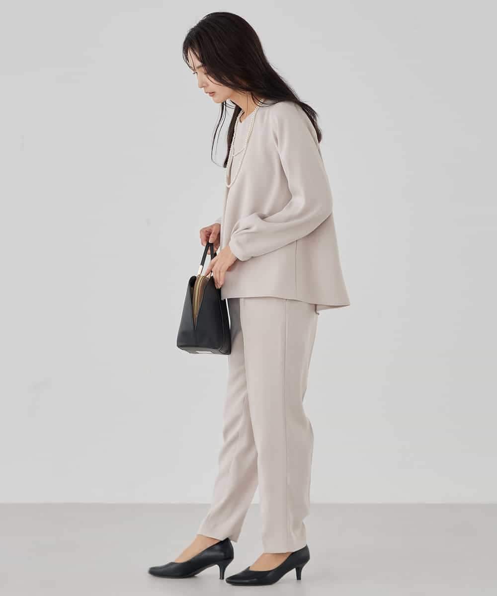 KBLCD04069 a.v.v(アー・ヴェ・ヴェ) サテンテーパードパンツ【洗える/速乾/毛玉になりにくい/イージーケア】 ネイビー