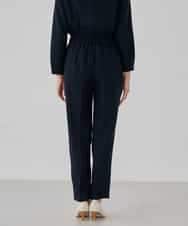 KBLCD04069 a.v.v(アー・ヴェ・ヴェ) サテンテーパードパンツ【洗える/速乾/毛玉になりにくい/イージーケア】 ネイビー