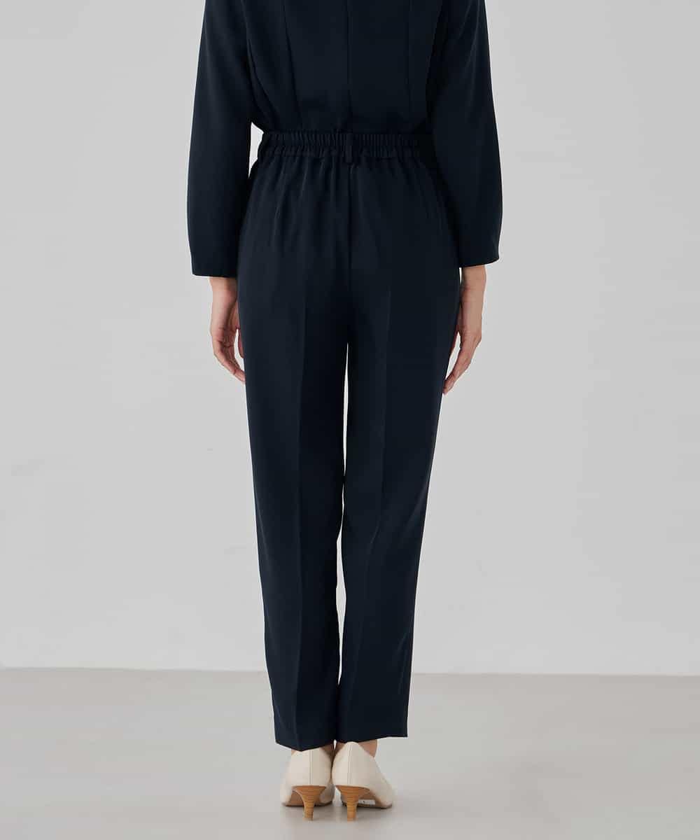 KBLCD04069 a.v.v(アー・ヴェ・ヴェ) サテンテーパードパンツ【洗える/速乾/毛玉になりにくい/イージーケア】 ネイビー