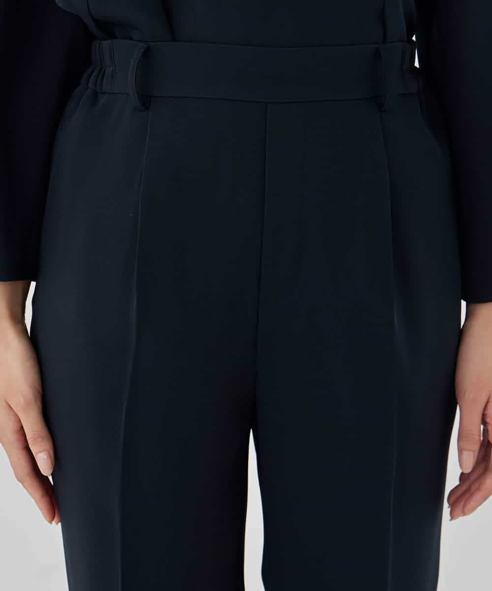 KBLCD04069 a.v.v(アー・ヴェ・ヴェ) サテンテーパードパンツ【洗える/速乾/毛玉になりにくい/イージーケア】 ネイビー