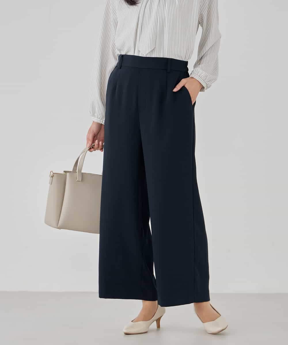 KBLCD05069 a.v.v(アー・ヴェ・ヴェ) サテンワイドクロップドパンツ【洗える/速乾/毛玉になりにくい/イージーケア】 ネイビー