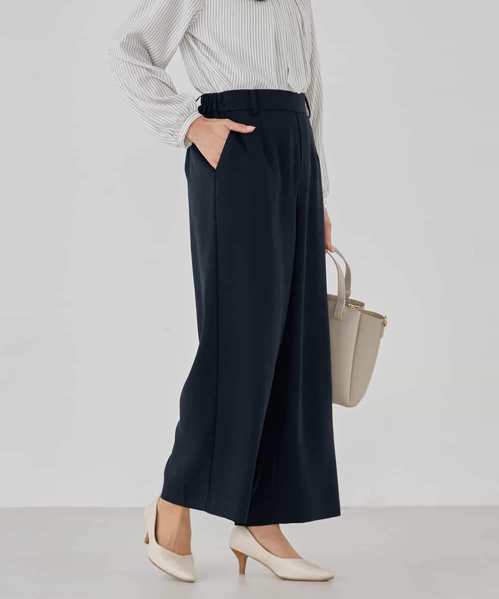 KBLCD05069 a.v.v(アー・ヴェ・ヴェ) サテンワイドクロップドパンツ【洗える/速乾/毛玉になりにくい/イージーケア】 ネイビー