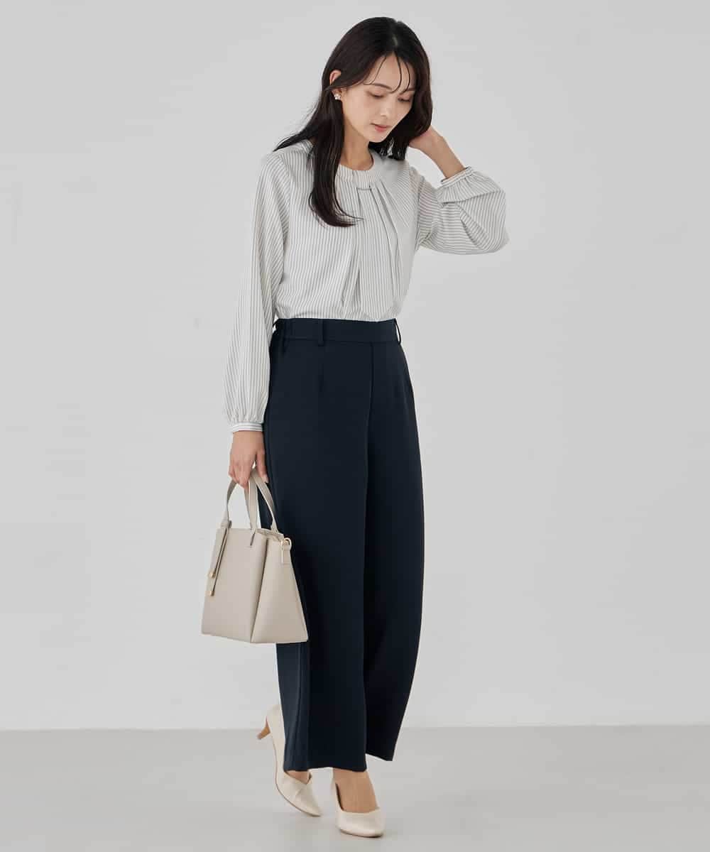 KBLCD05069 a.v.v(アー・ヴェ・ヴェ) サテンワイドクロップドパンツ【洗える/速乾/毛玉になりにくい/イージーケア】 ネイビー