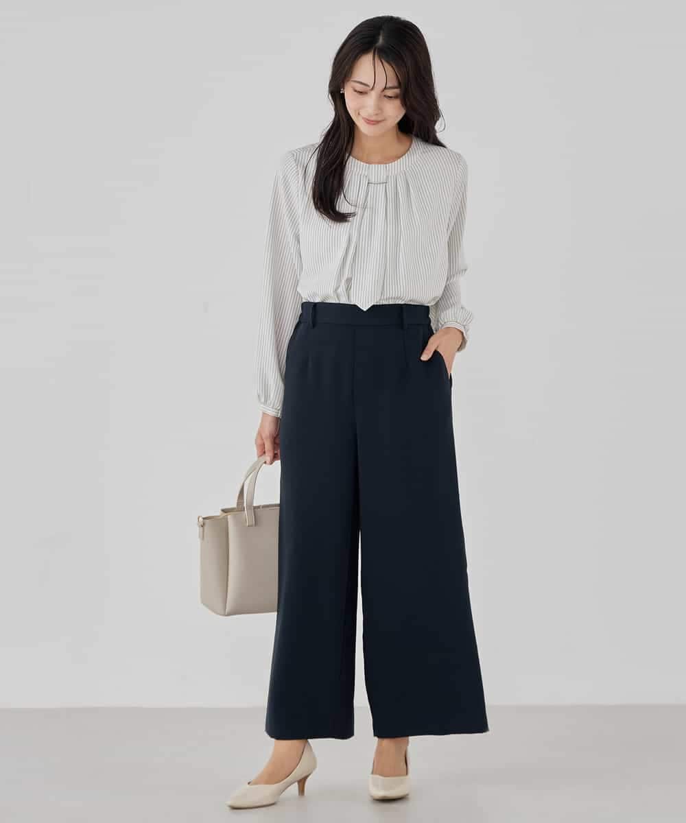 KBLCD05069 a.v.v(アー・ヴェ・ヴェ) サテンワイドクロップドパンツ【洗える/速乾/毛玉になりにくい/イージーケア】 ネイビー