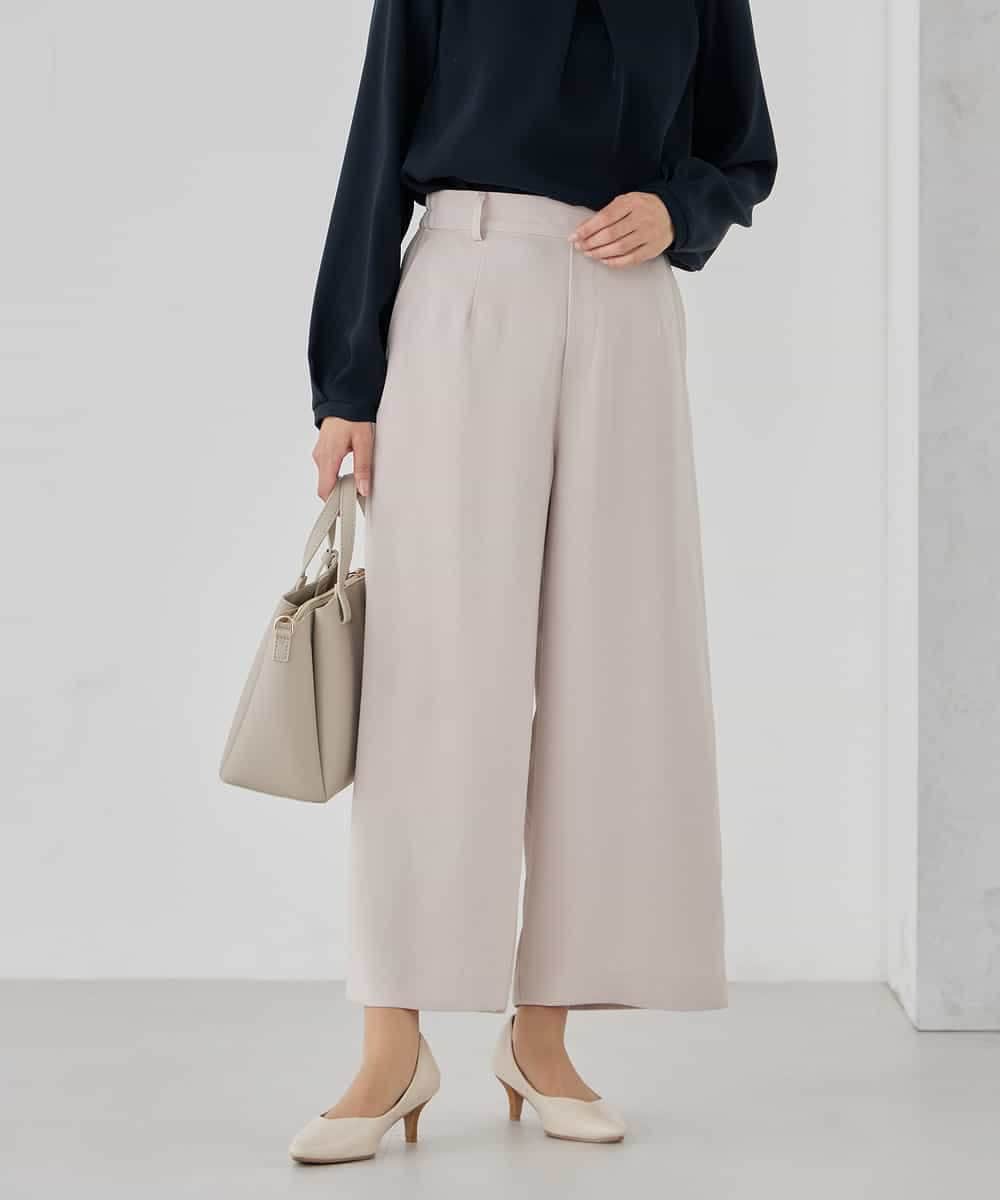 KBLCD05069 a.v.v(アー・ヴェ・ヴェ) サテンワイドクロップドパンツ【洗える/速乾/毛玉になりにくい/イージーケア】 ネイビー