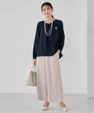 KBLCD05069 a.v.v(アー・ヴェ・ヴェ) サテンワイドクロップドパンツ【洗える/速乾/毛玉になりにくい/イージーケア】 ネイビー