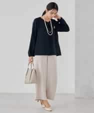 KBLCD05069 a.v.v(アー・ヴェ・ヴェ) サテンワイドクロップドパンツ【洗える/速乾/毛玉になりにくい/イージーケア】 ネイビー