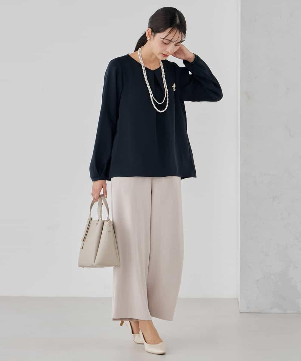 KBLCD05069 a.v.v(アー・ヴェ・ヴェ) サテンワイドクロップドパンツ【洗える/速乾/毛玉になりにくい/イージーケア】 ネイビー