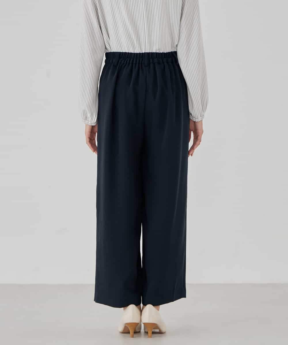 KBLCD05069 a.v.v(アー・ヴェ・ヴェ) サテンワイドクロップドパンツ【洗える/速乾/毛玉になりにくい/イージーケア】 ネイビー