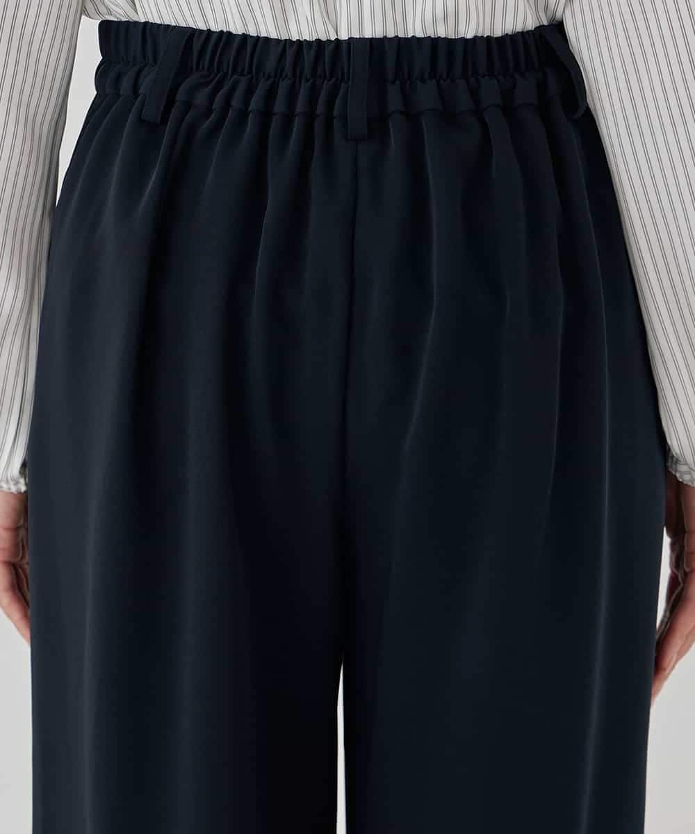 KBLCD05069 a.v.v(アー・ヴェ・ヴェ) サテンワイドクロップドパンツ【洗える/速乾/毛玉になりにくい/イージーケア】 ネイビー