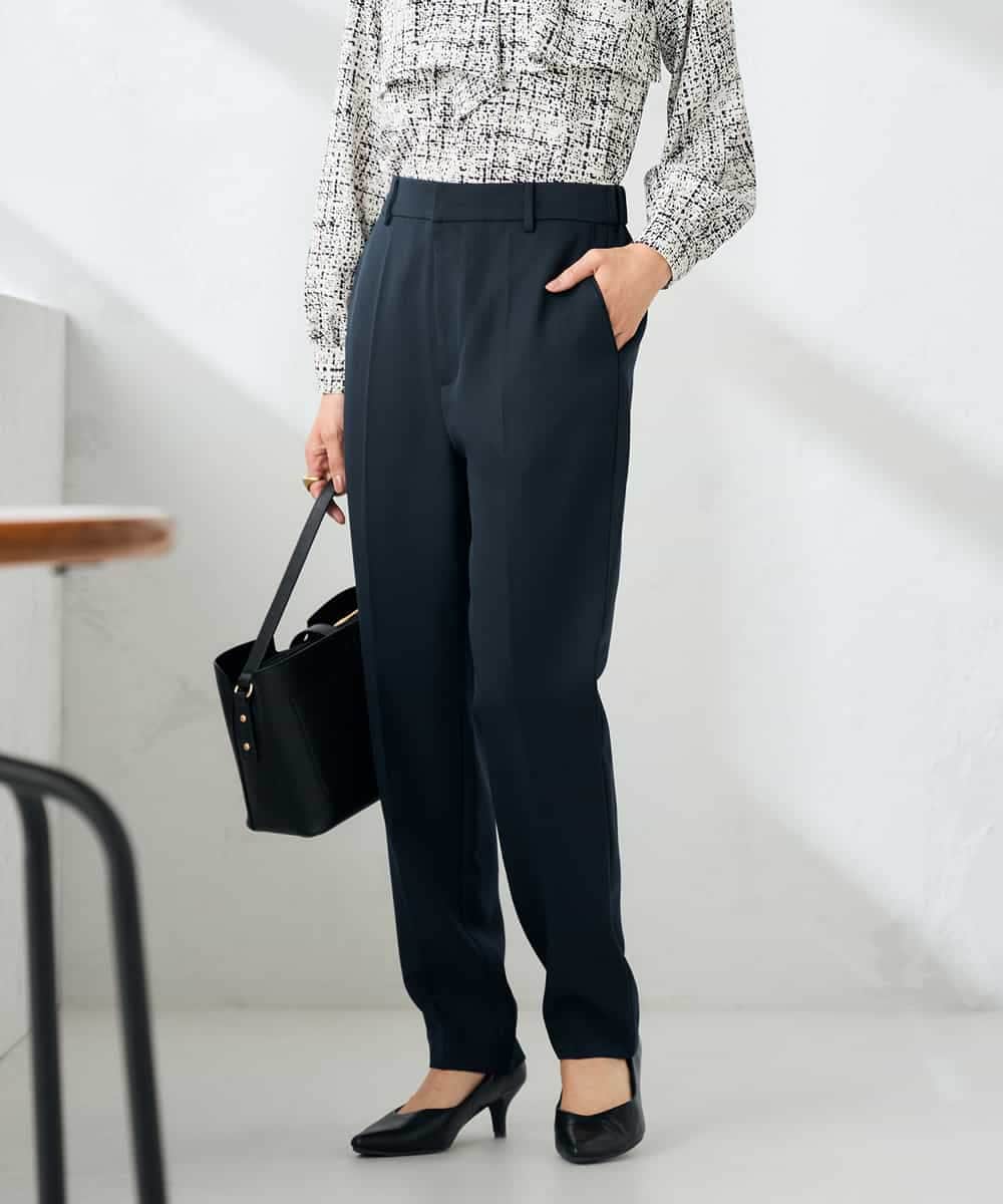 KBLLB11079 a.v.v(アー・ヴェ・ヴェ) 【洗える/イージーケア/ストレッチ】パウダーツイルテーパードパンツ ネイビー