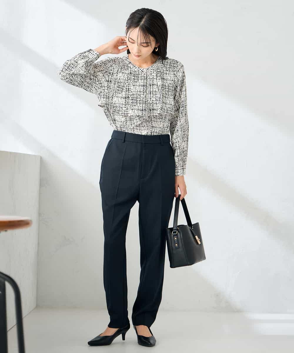 KBLLB11079 a.v.v(アー・ヴェ・ヴェ) 【洗える/イージーケア/ストレッチ】パウダーツイルテーパードパンツ ネイビー