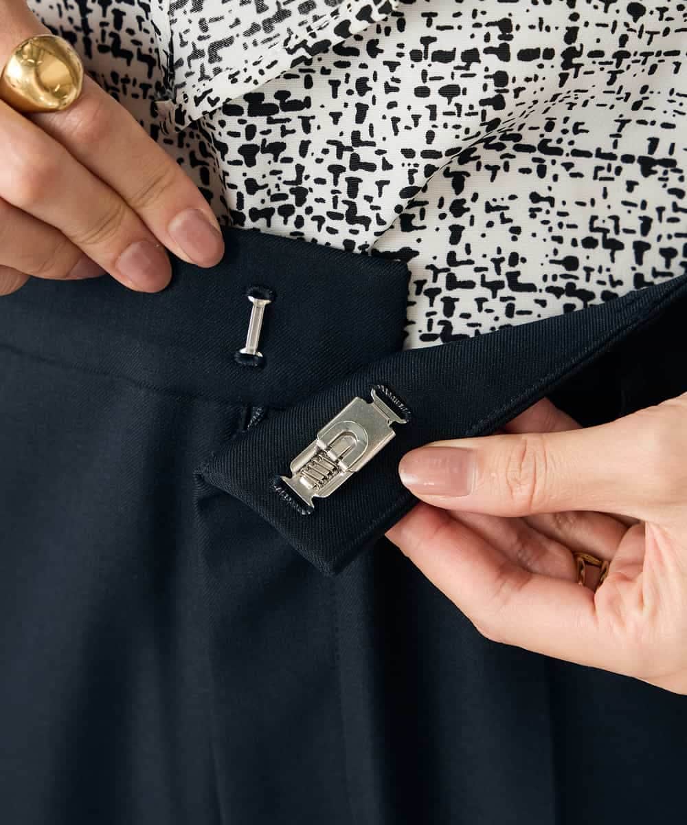 KBLLB11079 a.v.v(アー・ヴェ・ヴェ) 【洗える/イージーケア/ストレッチ】パウダーツイルテーパードパンツ ネイビー