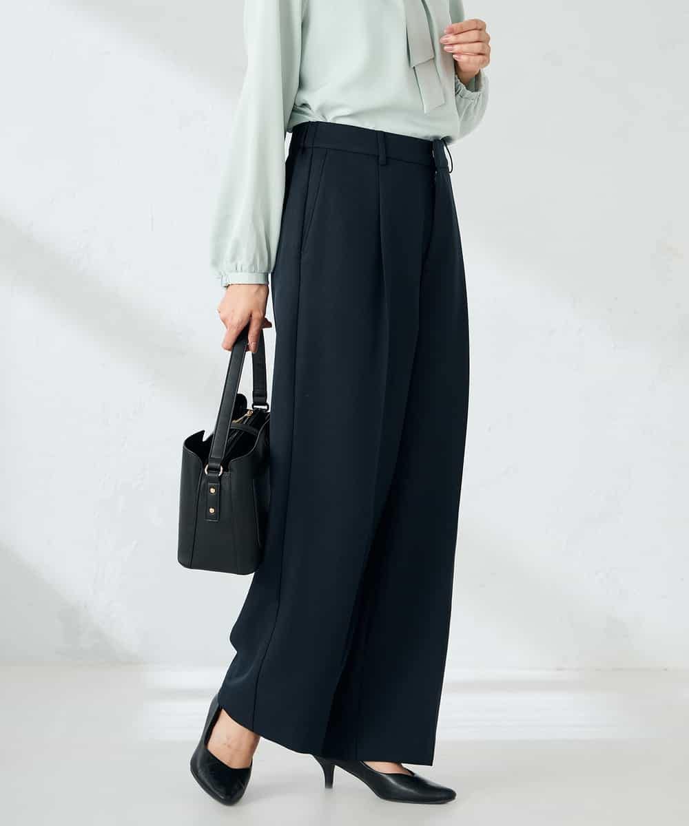 KBLLB13079 a.v.v(アー・ヴェ・ヴェ) 【洗える/イージーケア/ストレッチ】パウダーツイルワイドストレートパンツ ネイビー