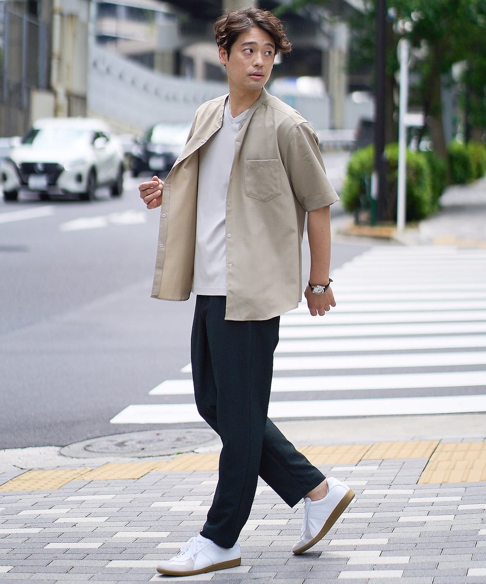 KHBHV77049 a.v.v MEN(アー・ヴェ・ヴェ) 【接触冷感】バンドカラーシャツ 5分袖（セットアップ可）リライトシリーズ3 ベージュ