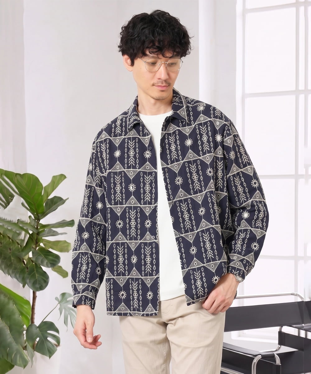 KHBJD08079 a.v.v MEN(アー・ヴェ・ヴェ) ＼秋の装いに、さりげない個性を／ クラフトシシュウワイドシルエットシャツ【洗濯機で洗える】 ネイビー