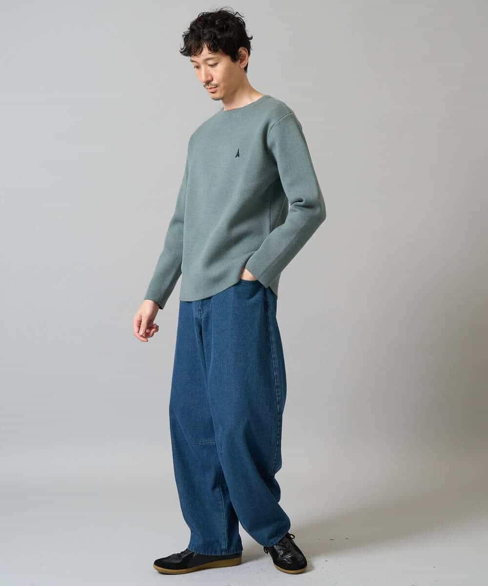 KHFAD60049 a.v.v MEN(アー・ヴェ・ヴェ) 【洗濯機で洗える】ワンポイント刺繍ボートネックニット アイボリー