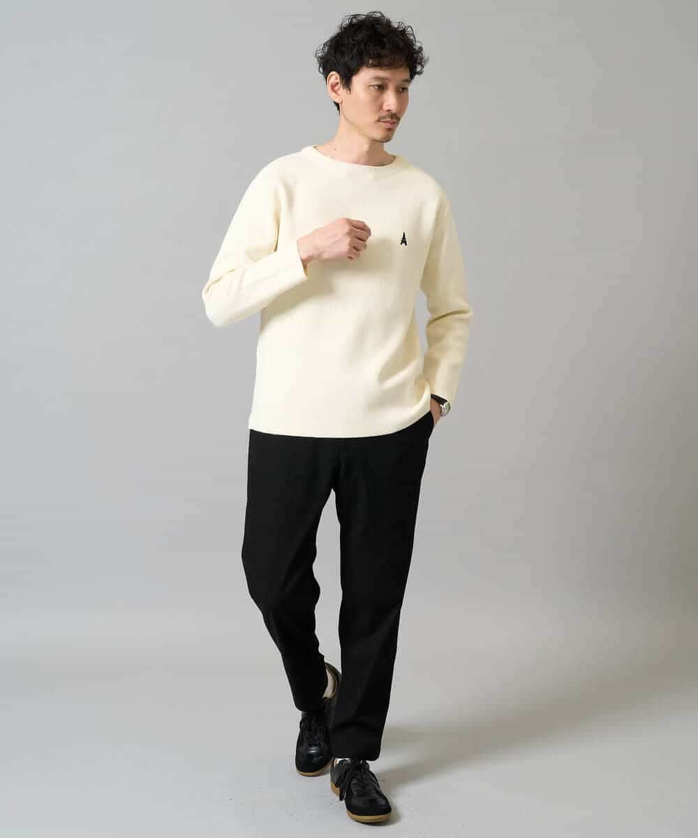 KHFAD60049 a.v.v MEN(アー・ヴェ・ヴェ) 【洗濯機で洗える】ワンポイント刺繍ボートネックニット アイボリー