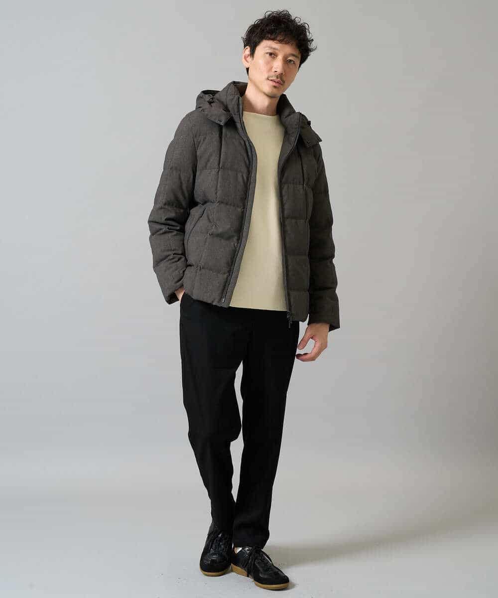 KHFAD60049 a.v.v MEN(アー・ヴェ・ヴェ) 【洗濯機で洗える】ワンポイント刺繍ボートネックニット アイボリー