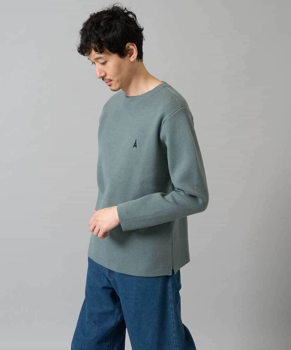 KHFAD60049 a.v.v MEN(アー・ヴェ・ヴェ) 【洗濯機で洗える】ワンポイント刺繍ボートネックニット アイボリー