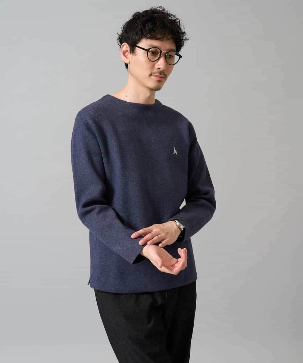 KHFAD60049 a.v.v MEN(アー・ヴェ・ヴェ) 【洗濯機で洗える】ワンポイント刺繍ボートネックニット アイボリー