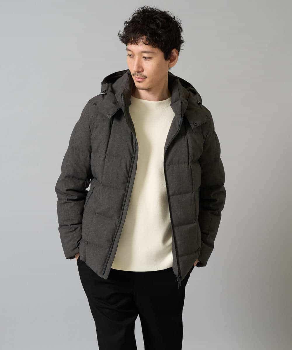 KHFAD60049 a.v.v MEN(アー・ヴェ・ヴェ) 【洗濯機で洗える】ワンポイント刺繍ボートネックニット アイボリー