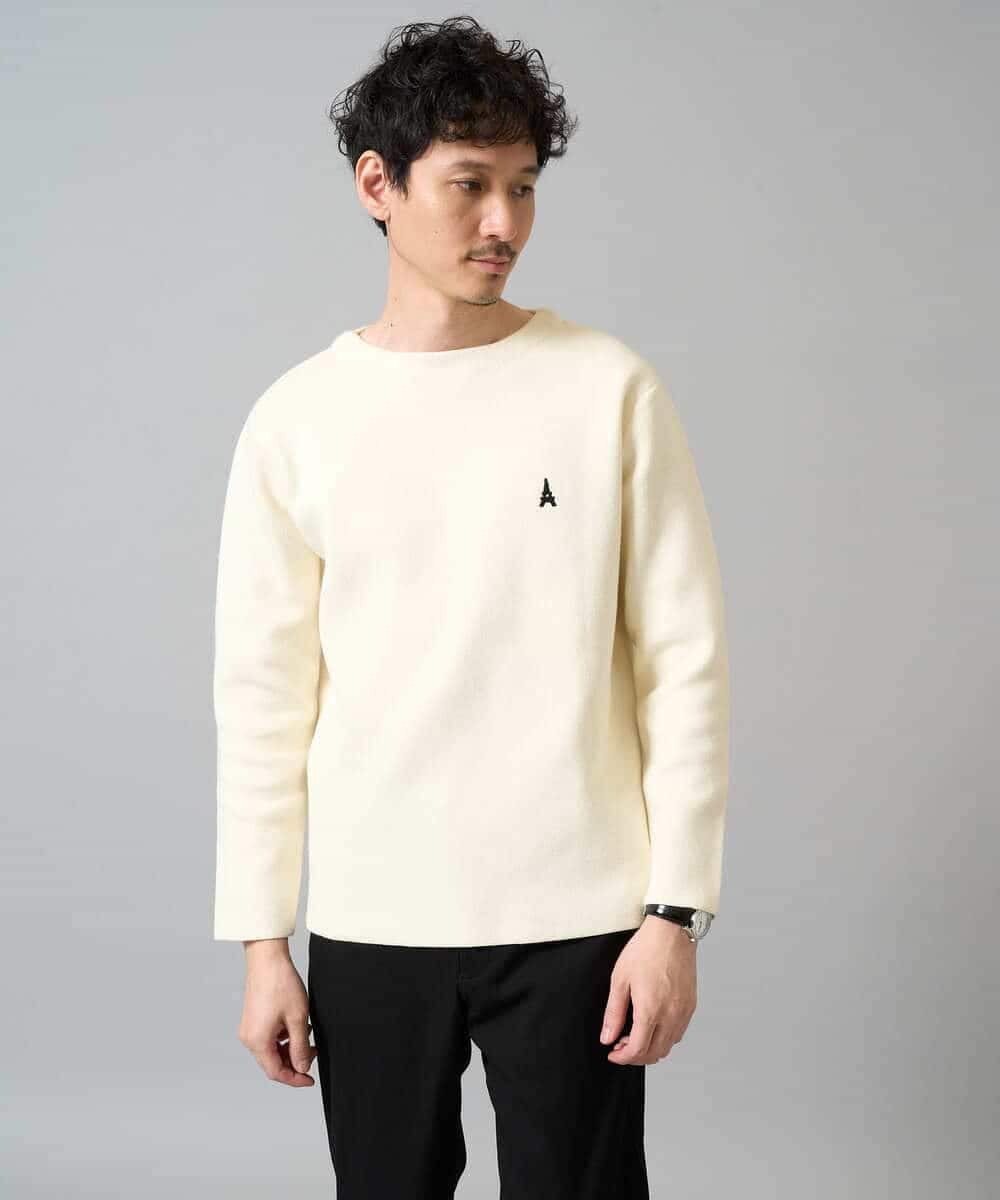 KHFAD60049 a.v.v MEN(アー・ヴェ・ヴェ) 【洗濯機で洗える】ワンポイント刺繍ボートネックニット アイボリー