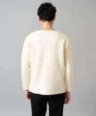 KHFAD60049 a.v.v MEN(アー・ヴェ・ヴェ) 【洗濯機で洗える】ワンポイント刺繍ボートネックニット アイボリー