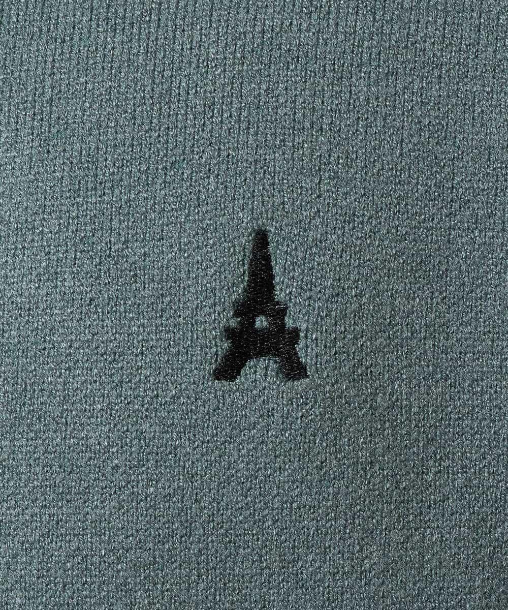 KHFAD60049 a.v.v MEN(アー・ヴェ・ヴェ) 【洗濯機で洗える】ワンポイント刺繍ボートネックニット アイボリー