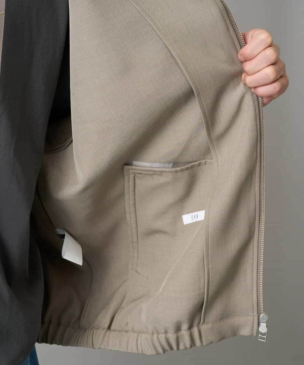 KHJED07129 a.v.v MEN(アー・ヴェ・ヴェ) ジップアップスタンドカラーブルゾン ベージュ