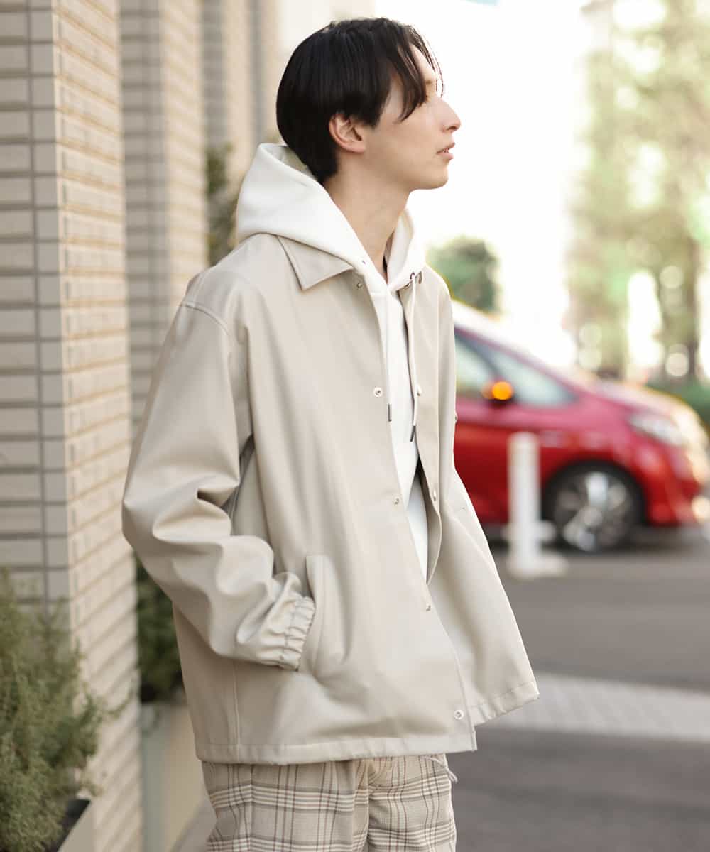 KHJEP19109 a.v.v MEN(アー・ヴェ・ヴェ) 【洗濯機で洗える】フェイクレザーコーチジャケット ベージュ