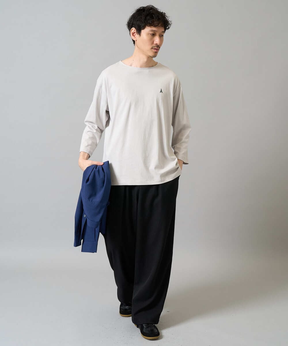 KHKFA20034 a.v.v MEN(アー・ヴェ・ヴェ) 【毛玉になりにくい】エッフェル塔刺繍ボートネックカットソー ライトグレー