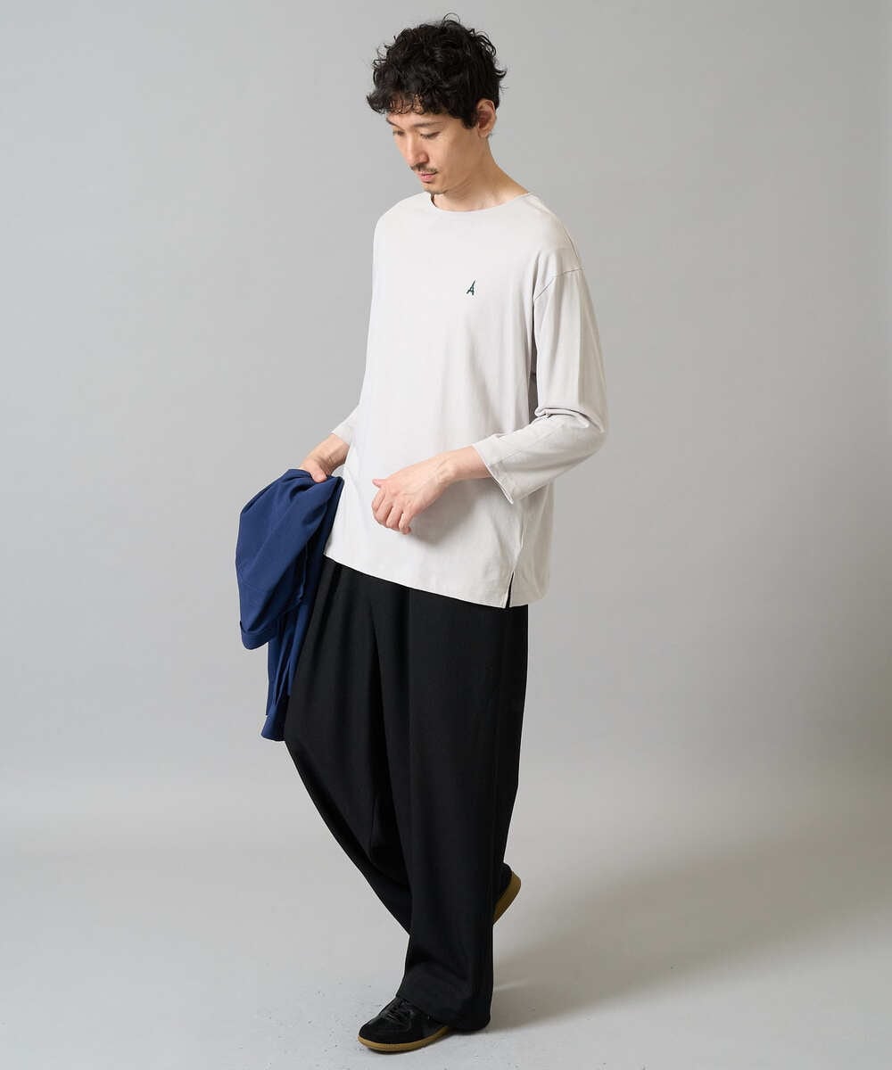 KHKFA20034 a.v.v MEN(アー・ヴェ・ヴェ) 【毛玉になりにくい】エッフェル塔刺繍ボートネックカットソー ライトグレー