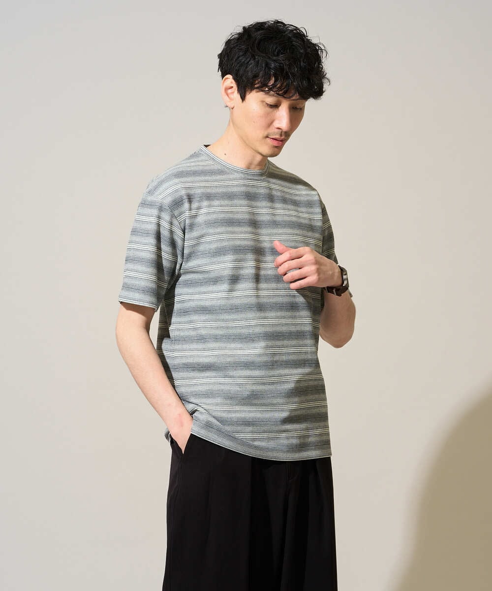 KHKGD24049 a.v.v MEN(アー・ヴェ・ヴェ) 【イージーケア/洗濯機で洗える】ワッフルランダムボーダーカットソー グレー