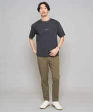 KHKGD29039 a.v.v MEN(アー・ヴェ・ヴェ) 【イージーケア/洗濯機で洗える/速乾/毛玉になりにくい/接触冷感】ミニロゴプリントセミワイドシルエットカットソー ダークグレー