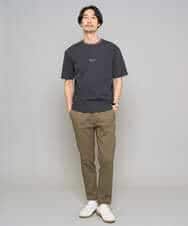 KHKGD29039 a.v.v MEN(アー・ヴェ・ヴェ) 【イージーケア/洗濯機で洗える/速乾/毛玉になりにくい/接触冷感】ミニロゴプリントセミワイドシルエットカットソー ダークグレー