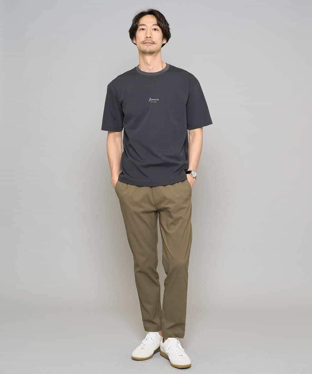 KHKGD29039 a.v.v MEN(アー・ヴェ・ヴェ) 【イージーケア/洗濯機で洗える/速乾/毛玉になりにくい/接触冷感】ミニロゴプリントセミワイドシルエットカットソー ダークグレー