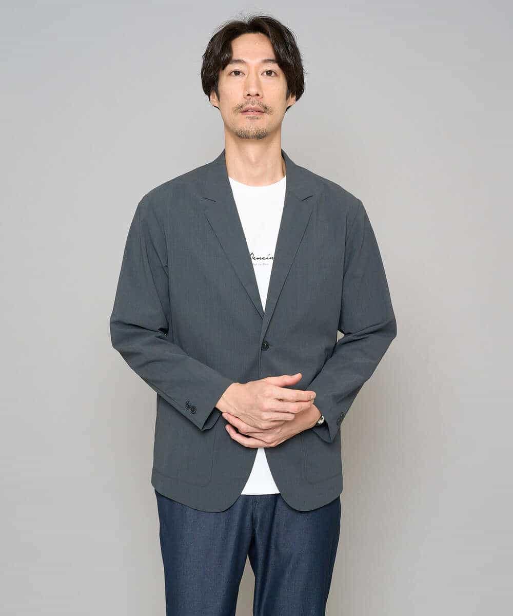 KHKGD29039 a.v.v MEN(アー・ヴェ・ヴェ) 【イージーケア/洗濯機で洗える/速乾/毛玉になりにくい/接触冷感】ミニロゴプリントセミワイドシルエットカットソー ダークグレー