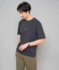 KHKGD29039 a.v.v MEN(アー・ヴェ・ヴェ) 【イージーケア/洗濯機で洗える/速乾/毛玉になりにくい/接触冷感】ミニロゴプリントセミワイドシルエットカットソー ダークグレー